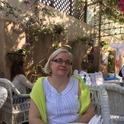Profile Picture of Margaret Holland (@mnholl) on Twitter