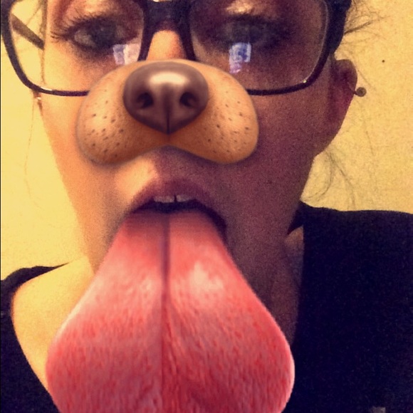 Profile Picture of Emily Romaine (@eromaine23) on Poshmark