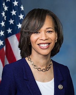 Profile Picture of Lisa Blunt Rochesteron Wikipedia