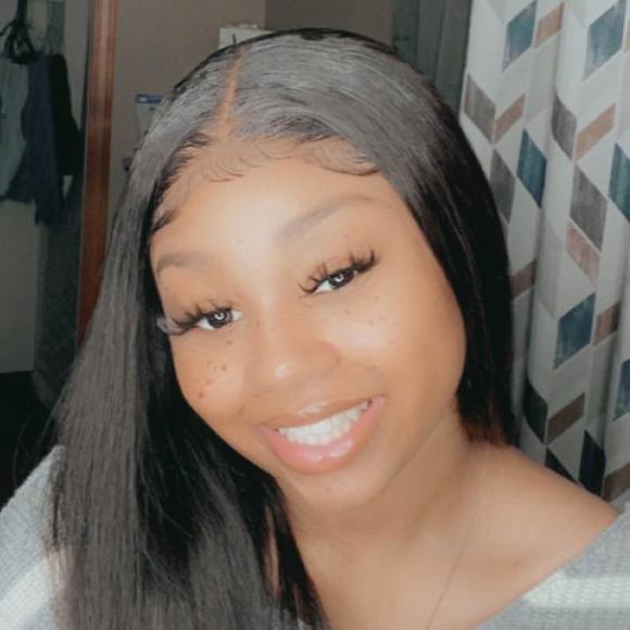 Profile Picture of Janaya Walker (@janayawalker) on Poshmark