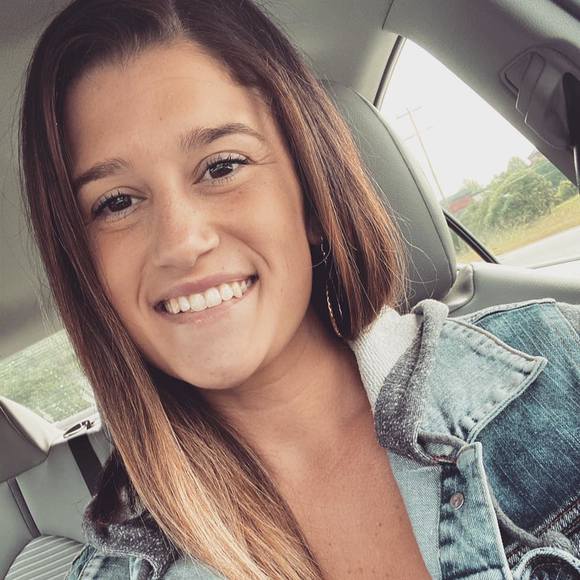 Profile Picture of Alexis Longmire (@lexilongmire) on Poshmark