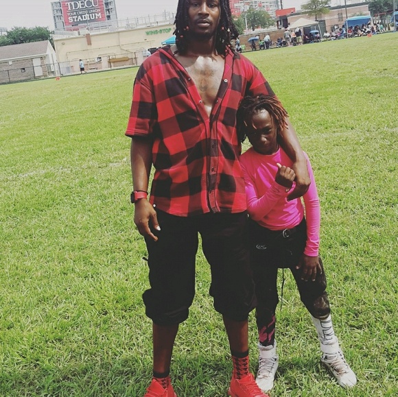 Profile Picture of Edward Rylander (@edward84) on Poshmark