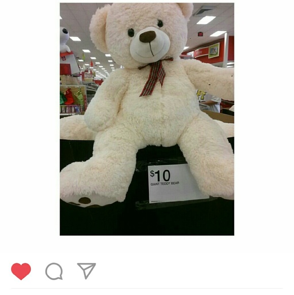 Profile Picture of Billie Warnock (@bwarnock1978) on Poshmark