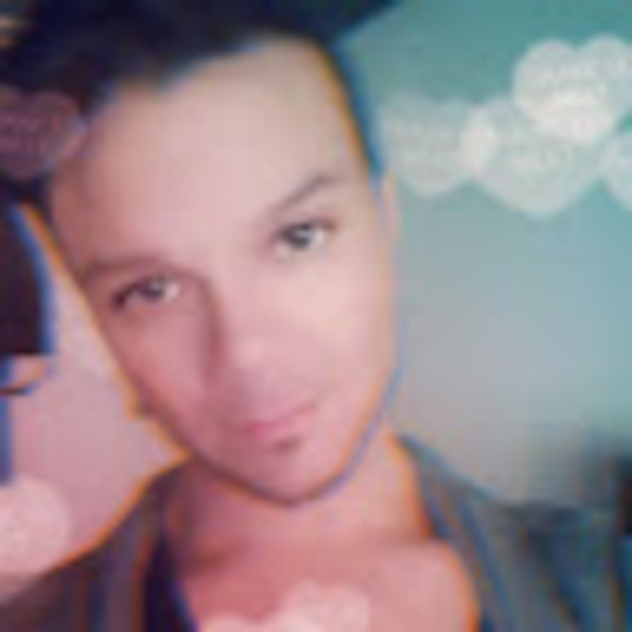 Profile Picture of Onyx Dimaggio (@friskipup87) on Poshmark