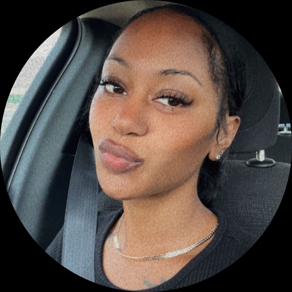 Profile Picture of Ariel Jean-pierre (@arieljean911) on Poshmark
