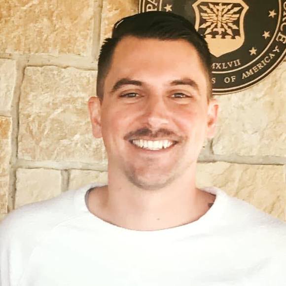 Profile Picture of Tim Hildreth (@thildreth10) on Poshmark