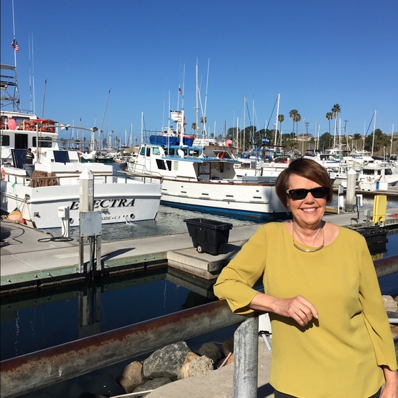 Profile Picture of Kay Glines (@kayglines) on Poshmark