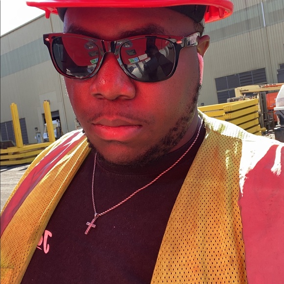 Profile Picture of Andre Poole (@drethegreat92) on Poshmark
