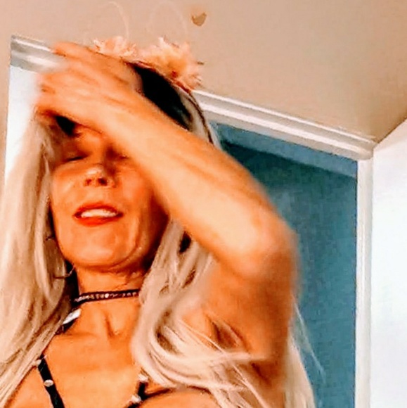 Profile Picture of Danielle Rogerson (@summer65532) on Poshmark