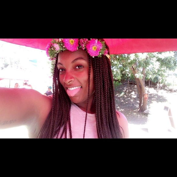 Profile Picture of Bianca Sanders (@__honeybee) on Poshmark