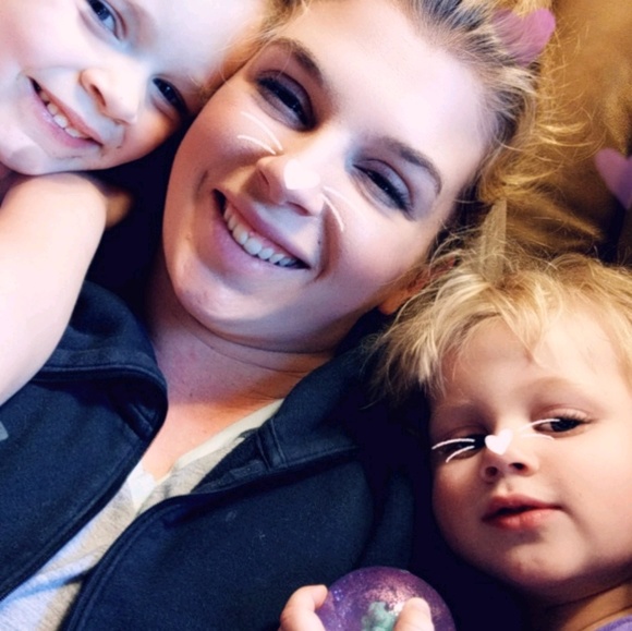 Profile Picture of Samantha Qualley (@samanthaqualley) on Poshmark