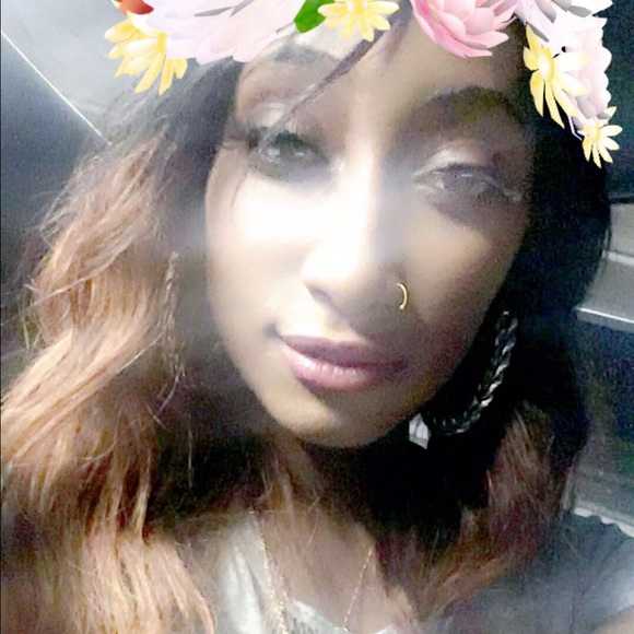 Profile Picture of Adrianna Stroughter (@adriannas08) on Poshmark