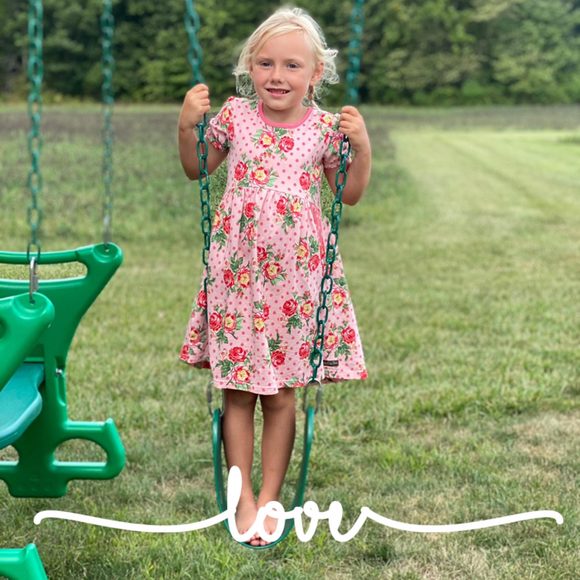 Profile Picture of Michelle Pfefferkorn (@michellekorn) on Poshmark