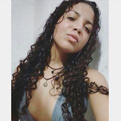 Profile Picture of Larissa Carina (@larissacarina) on Tiktok