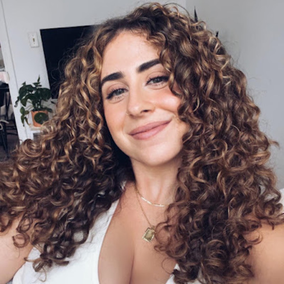Profile Picture of Iolanda Bertacchi (@iolandab) on Poshmark