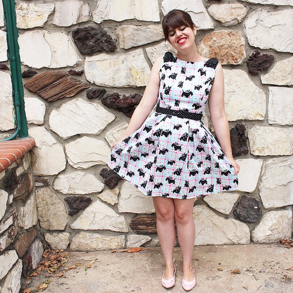 Profile Picture of Jenna Fields (@circusofcakes) on Poshmark
