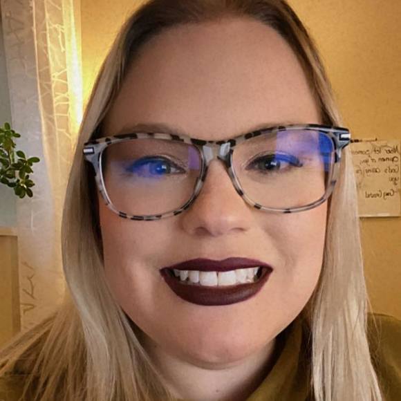 Profile Picture of Kylie Madole (@kmadole) on Poshmark