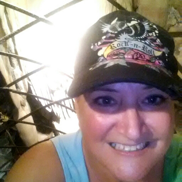 Profile Picture of Katrina Struckmeyer (@katsposh66) on Poshmark