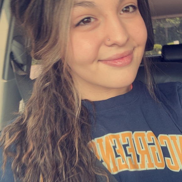 Profile Picture of Keilani Eldreth (@keilanieldreth) on Poshmark