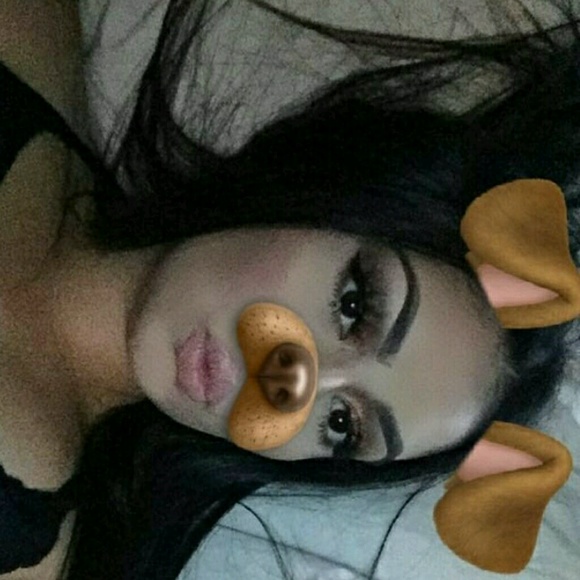 Profile Picture of Alyssa Blas (@blasalyssa) on Poshmark