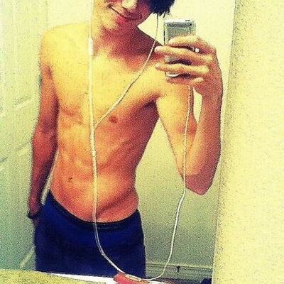 Profile Picture of Dustin Silcox (@Arsonikk) on Twitter