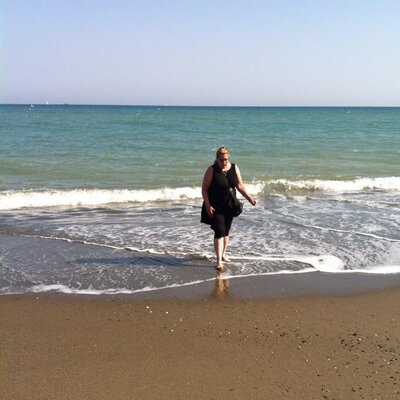 Profile Picture of The Squared (@SchwabJane) on Twitter