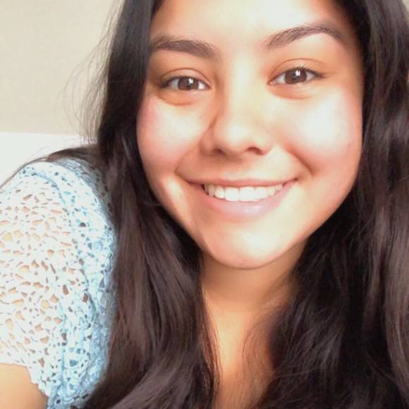 Profile Picture of Julia Chavarria (@goolinator) on Poshmark