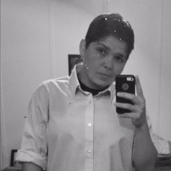 Profile Picture of Bianca Bennett (@besus22) on Poshmark