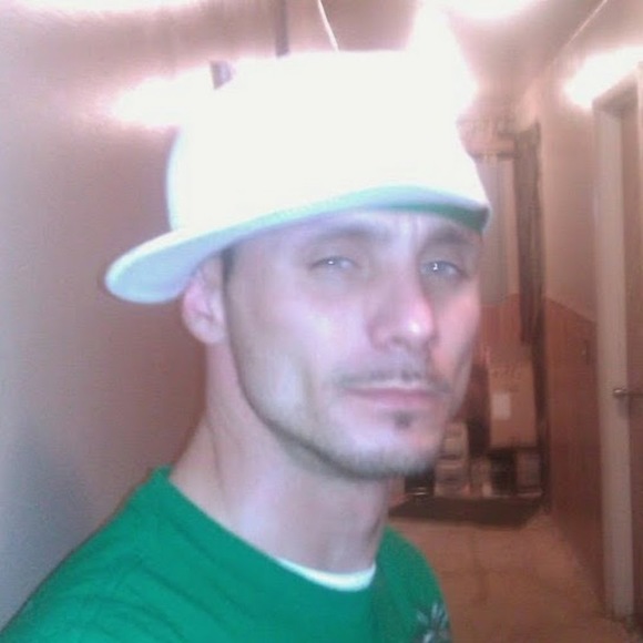 Profile Picture of Josh Hayes (@joshhayes395) on Poshmark