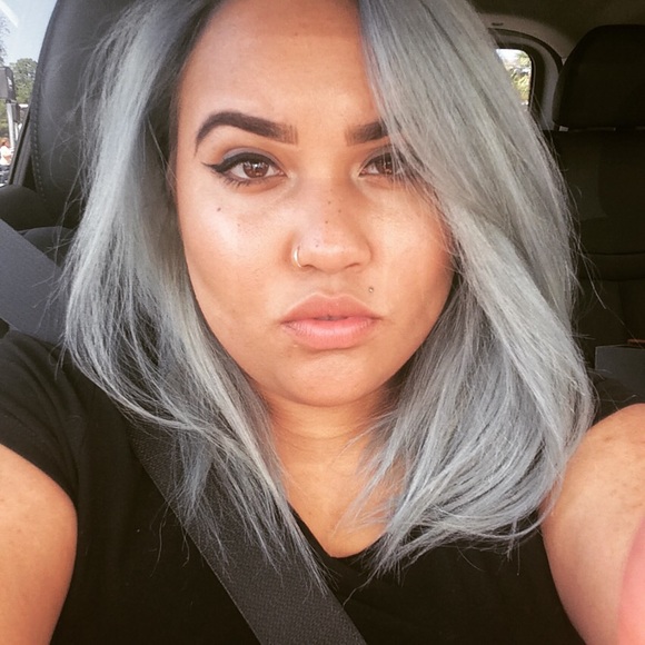 Profile Picture of Maria Singleton (@mariasingleton9) on Poshmark