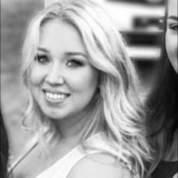 Profile Picture of Alexandra Dowdy (@alexagd11) on Poshmark