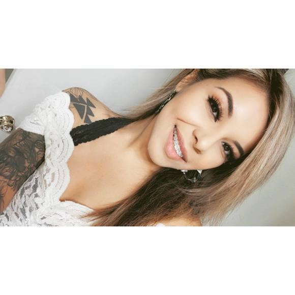 Profile Picture of Renee Britton (@renbritt) on Poshmark