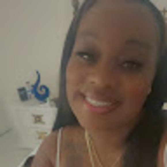 Profile Picture of Mechelle Chennault (@mechellechen685) on Poshmark