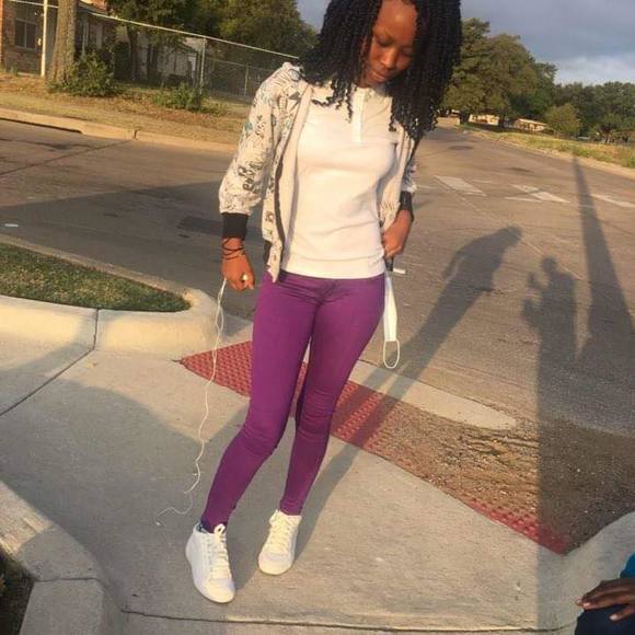 Profile Picture of Esperance Esperance (@esperancee) on Poshmark