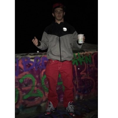 Profile Picture of Alex (@AlexCurry97) on Twitter