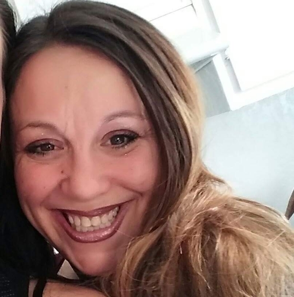 Profile Picture of Jennifer Riggins (@jenniferriggins) on Poshmark