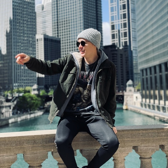 Profile Picture of Guillermo Bello martinolli (@guillermobm) on Poshmark