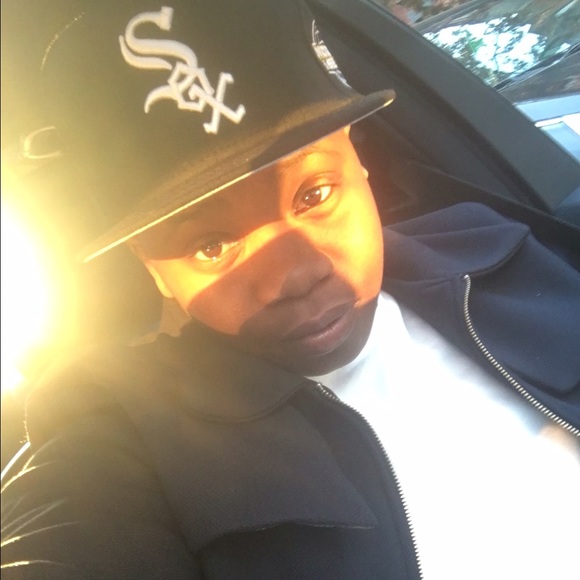 Profile Picture of Moe Scott (@yungdip) on Poshmark