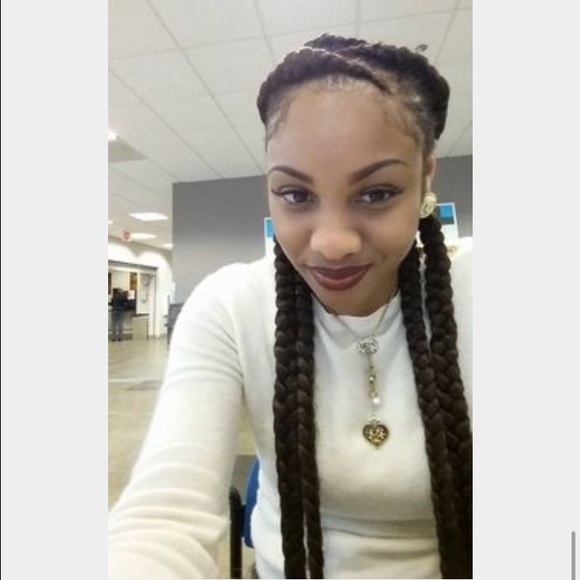 Profile Picture of Aisha Perkins (@aishaariyan) on Poshmark