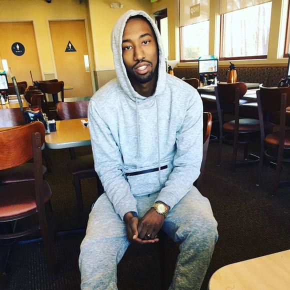 Profile Picture of Chey Eskew (@cheyennebackup) on Poshmark