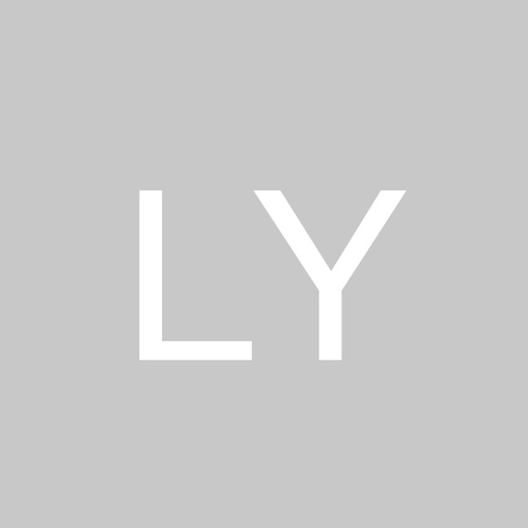 Profile Picture of Linda Young (@lindacopperhead) on Poshmark