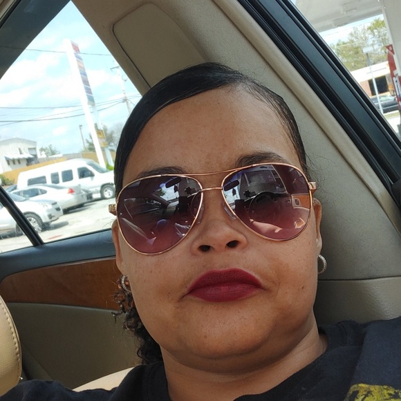 Profile Picture of Tamika Davis (@taurusbornbaby) on Poshmark
