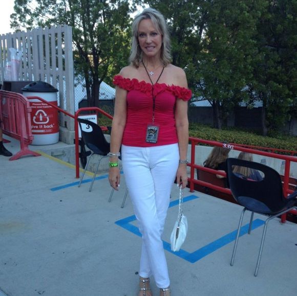 Profile Picture of Tori Richards (@newswriter) on Poshmark