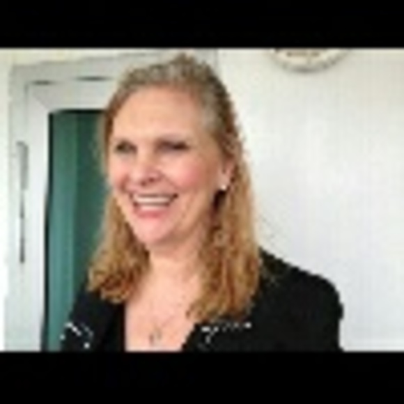 Profile Picture of Cassandra Stone (@cassstone) on Poshmark