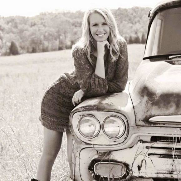 Profile Picture of Hailey Hogan (@hailey_wilson12) on Poshmark
