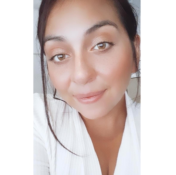 Profile Picture of Angella Mestichelli (@aaaangie) on Poshmark