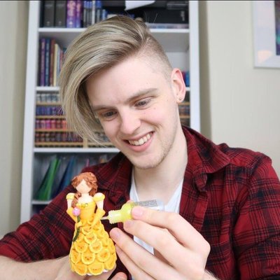 Profile Picture of John Mosey (@TwirlednTwisted) on Twitter