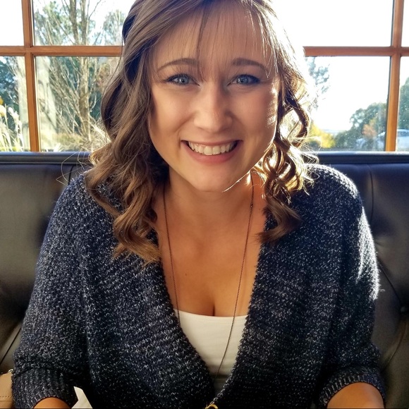 Profile Picture of Megan Passineau (@mpassin) on Poshmark