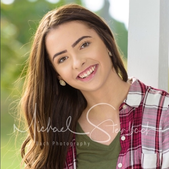 Profile Picture of Caitlin Michaels (@caitlinmichaelz) on Poshmark