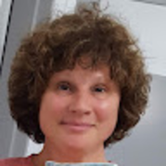 Profile Picture of Julie Chmielecki (@gypseashell) on Poshmark